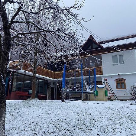 Villa Casa Colt De Rai Brezoi Exterior foto
