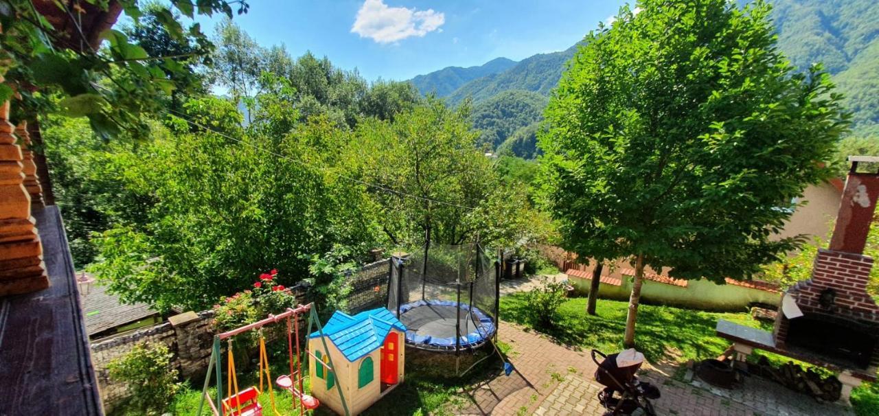 Villa Casa Colt De Rai Brezoi Exterior foto