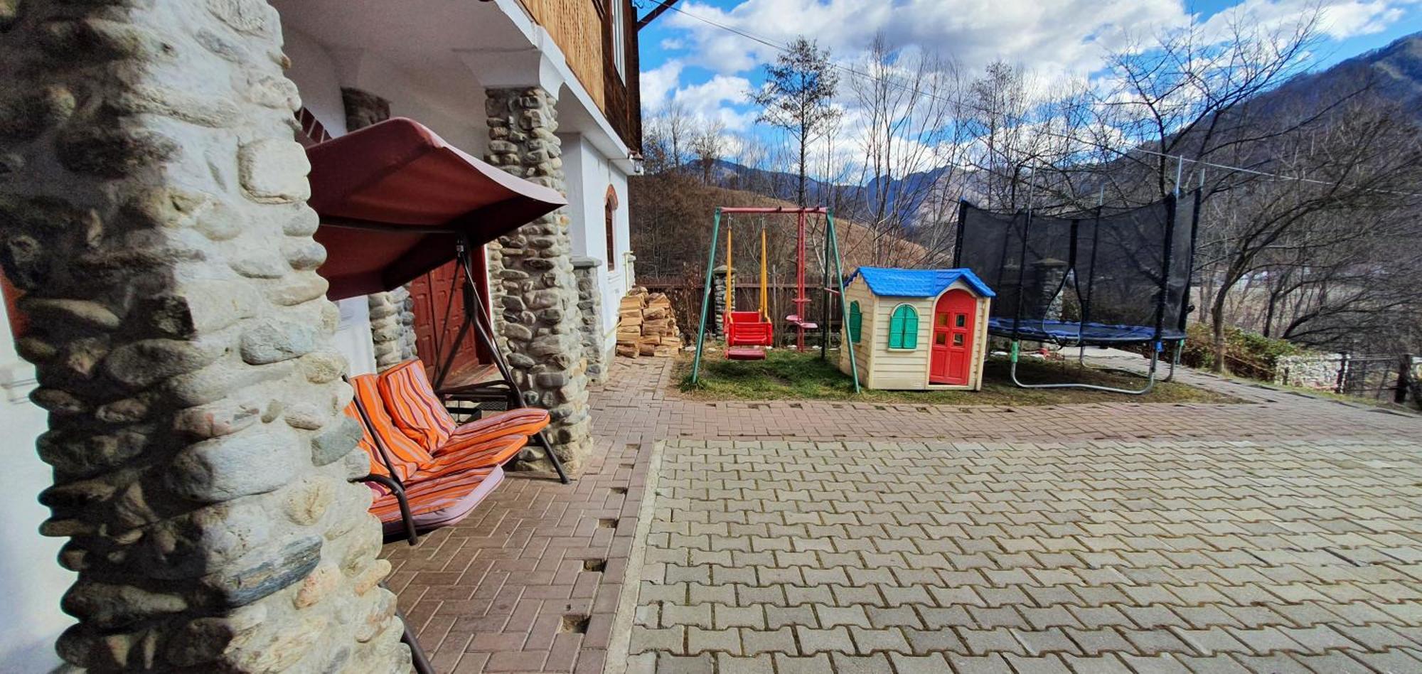 Villa Casa Colt De Rai Brezoi Exterior foto