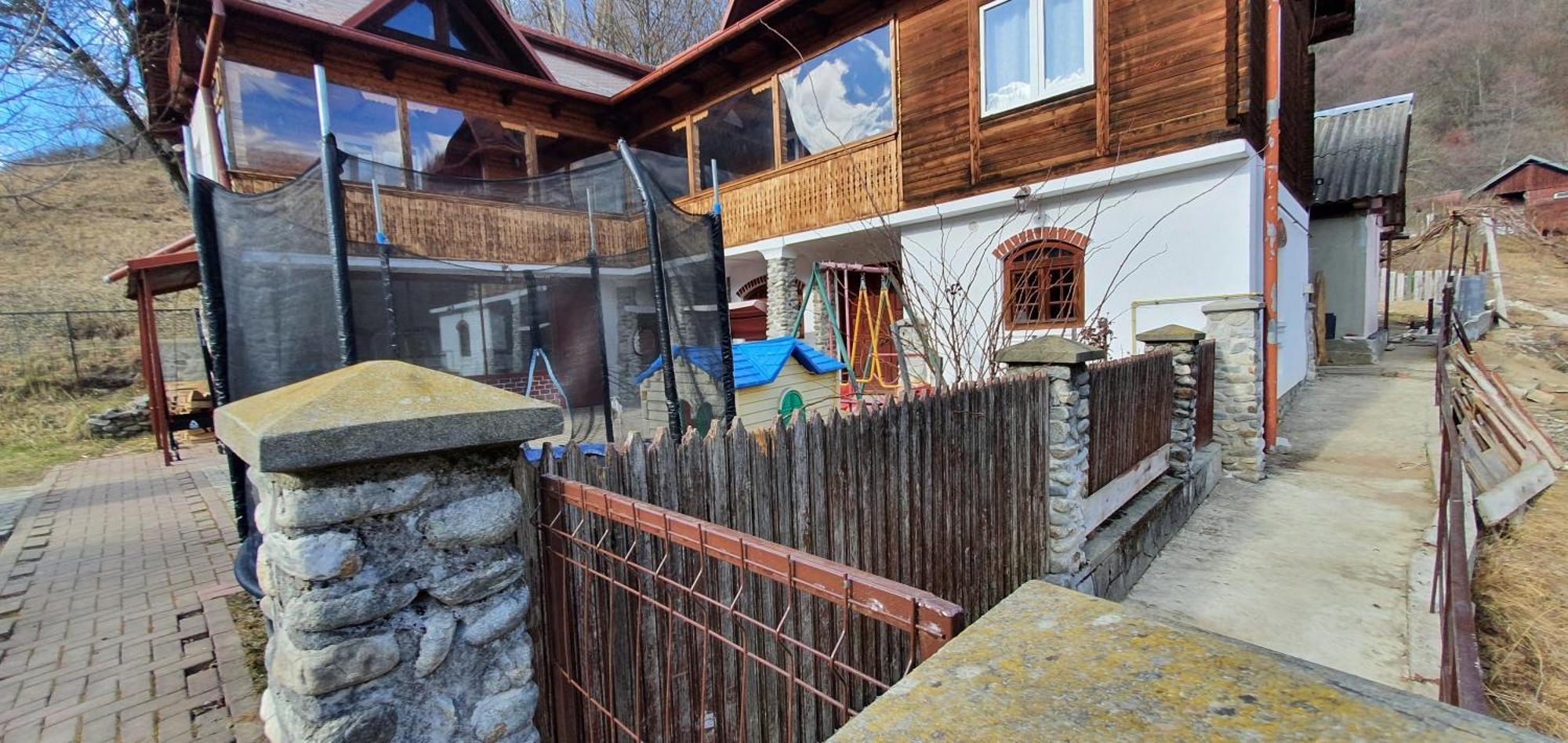 Villa Casa Colt De Rai Brezoi Exterior foto