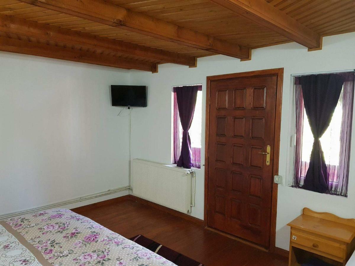 Villa Casa Colt De Rai Brezoi Exterior foto